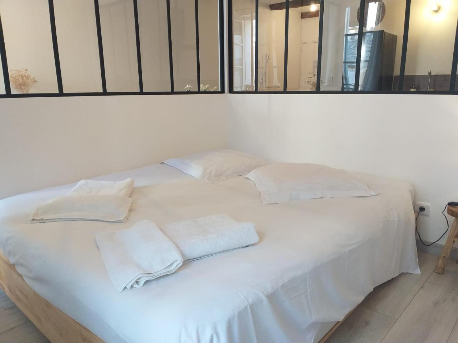 Beau Loft Au Coeur De Toulon Apartment Exterior photo